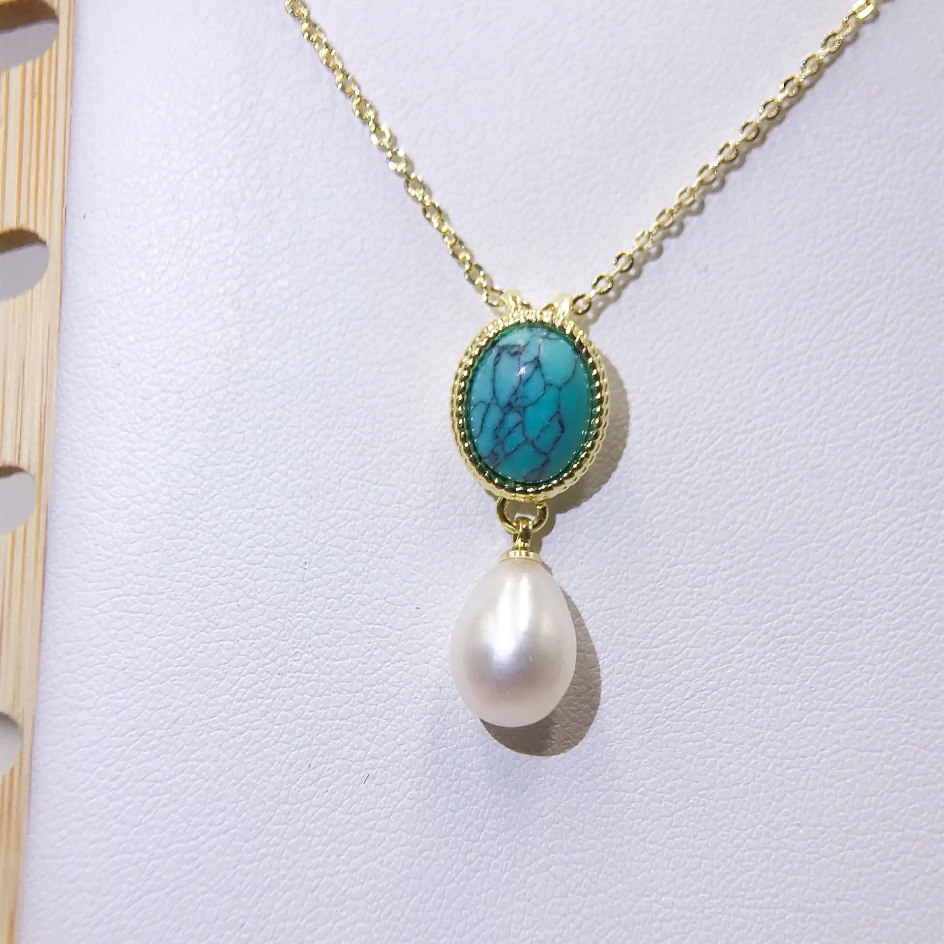 Luxury Pearl Flower Necklace Set Gold Chain - Image 15