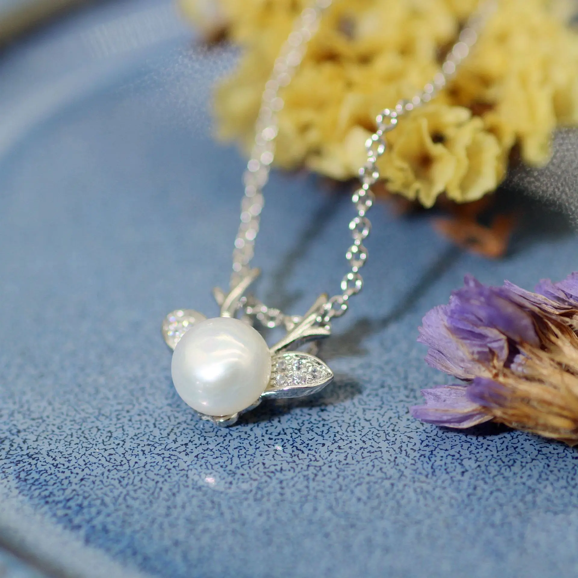 Luxury Pearl Flower Necklace Set Gold Chain - Image 23