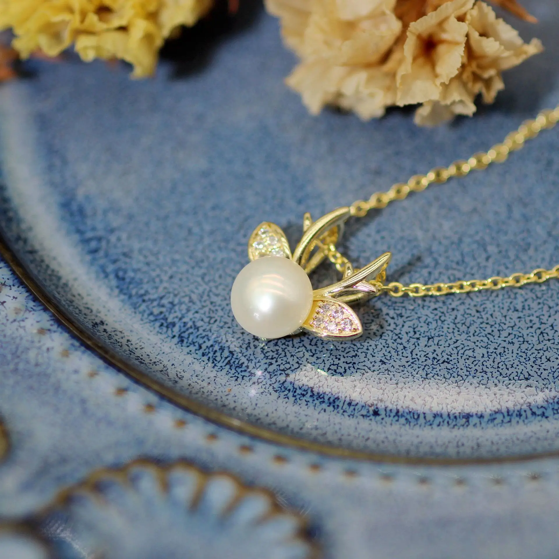Luxury Pearl Flower Necklace Set Gold Chain - Image 24