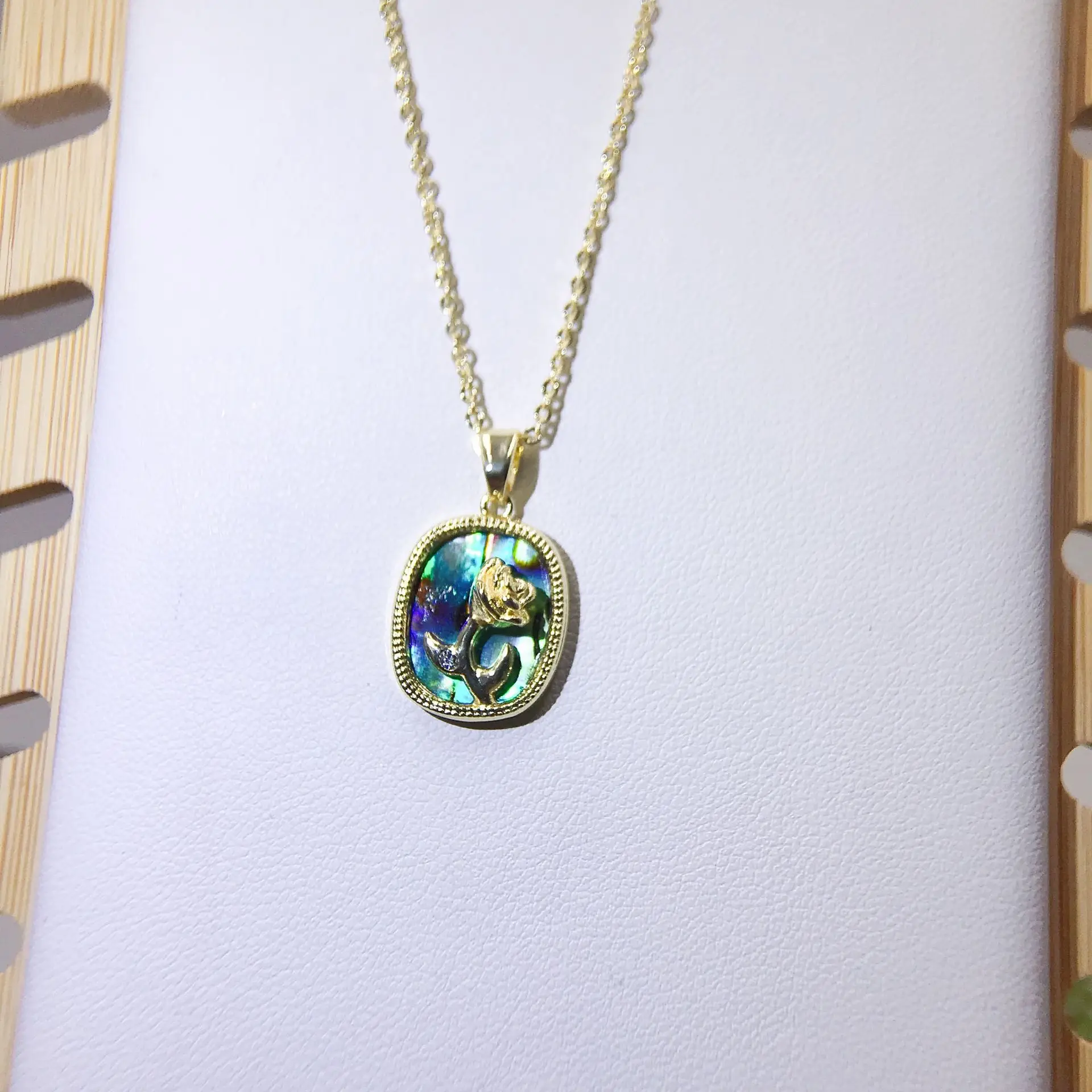 Luxury Pearl Flower Necklace Set Gold Chain - Image 25