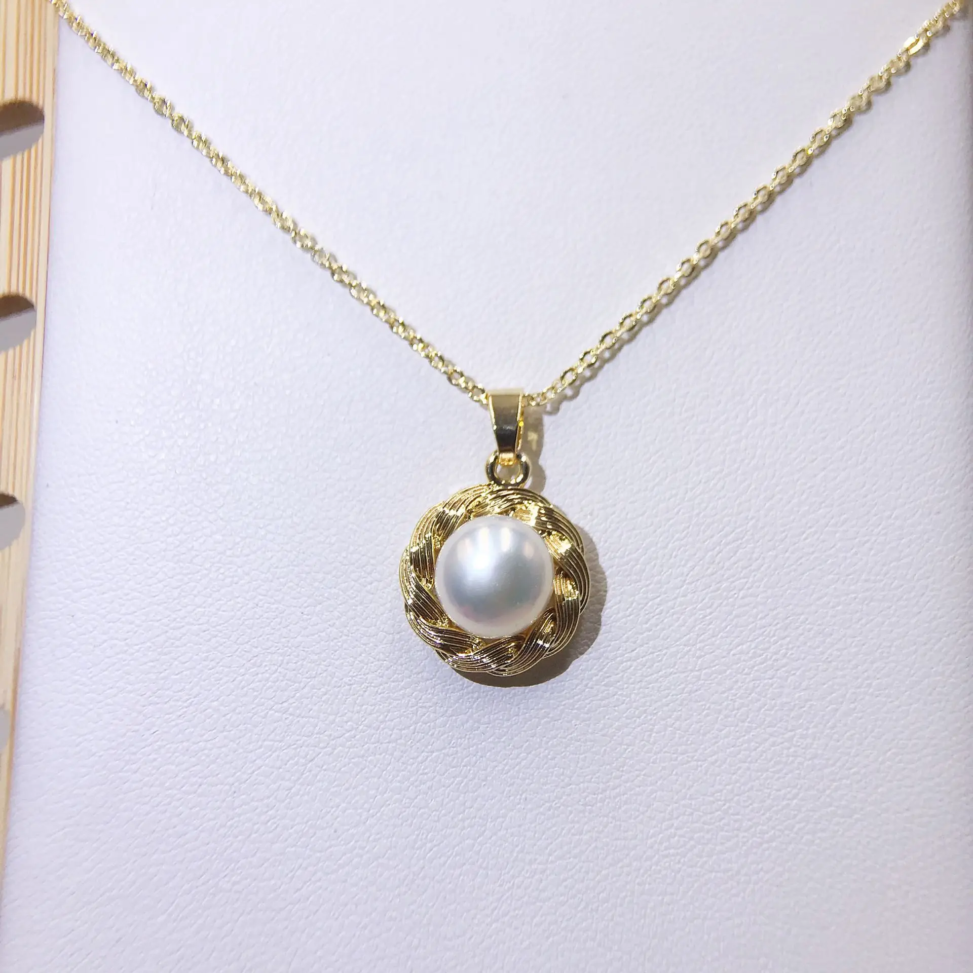 Luxury Pearl Flower Necklace Set Gold Chain - Image 32