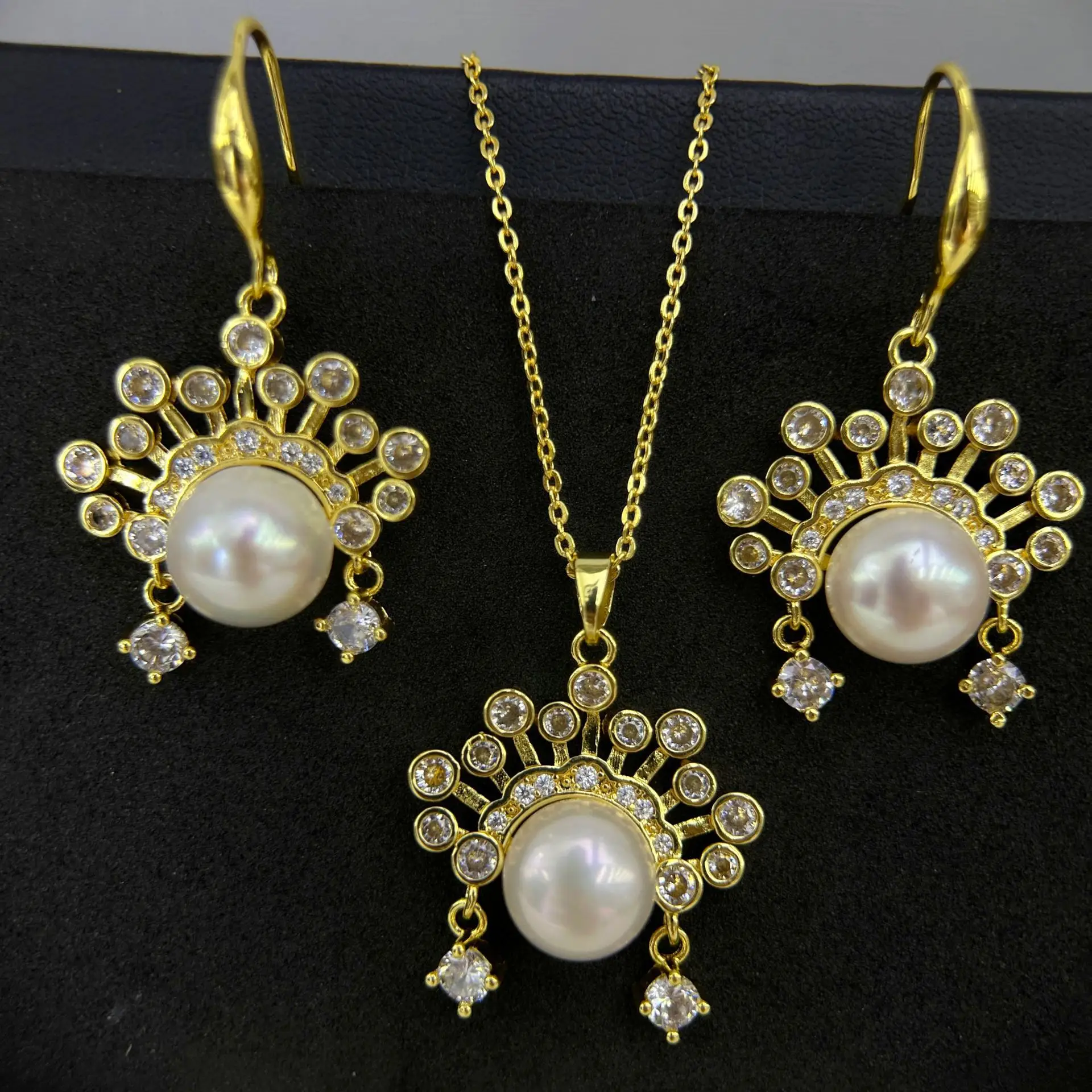 Luxury Pearl Flower Necklace Set Gold Chain - Image 35