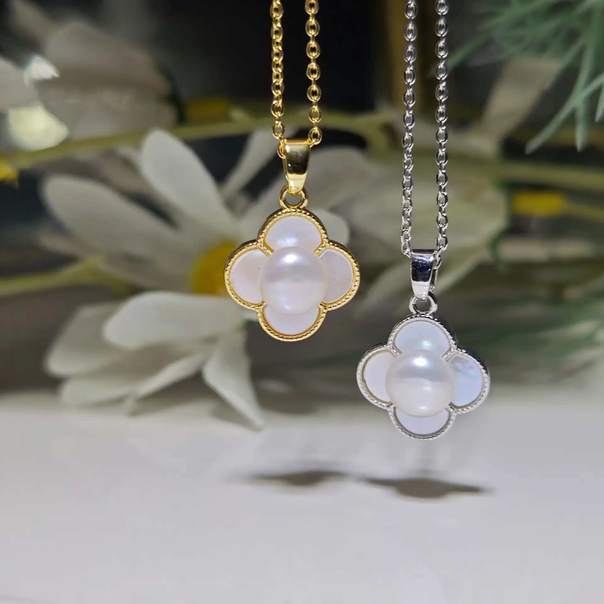 Luxury Pearl Flower Necklace Set Gold Chain - Image 4