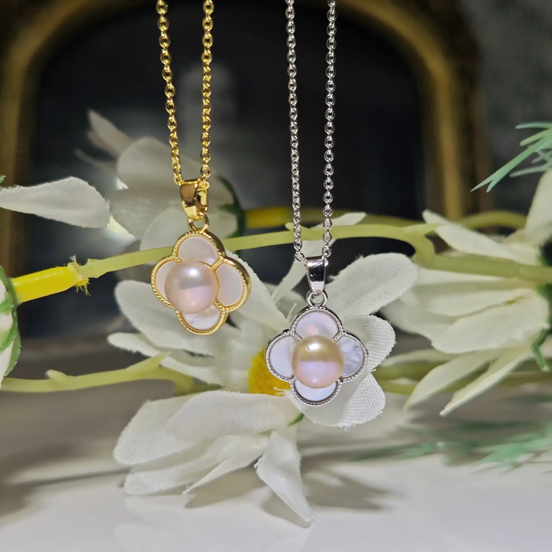 Luxury Pearl Flower Necklace Set Gold Chain - Image 5
