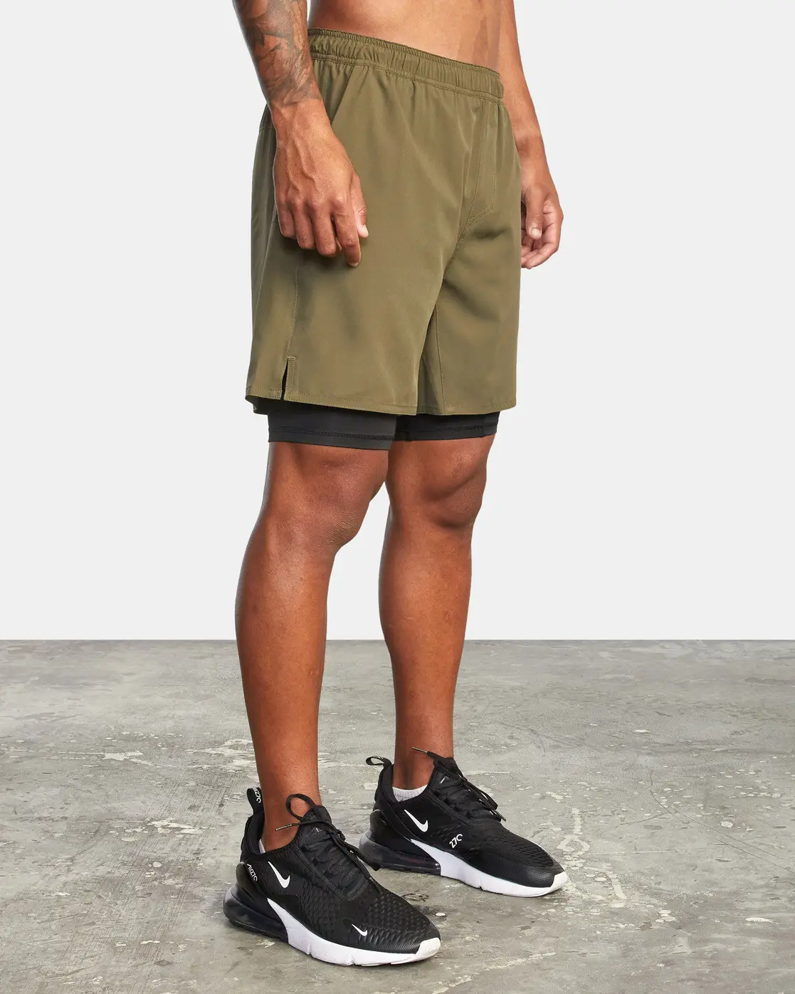 E10