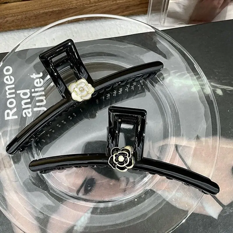Summer New Camellia Grab Clip Large Black High-end Head Clip — feature 11