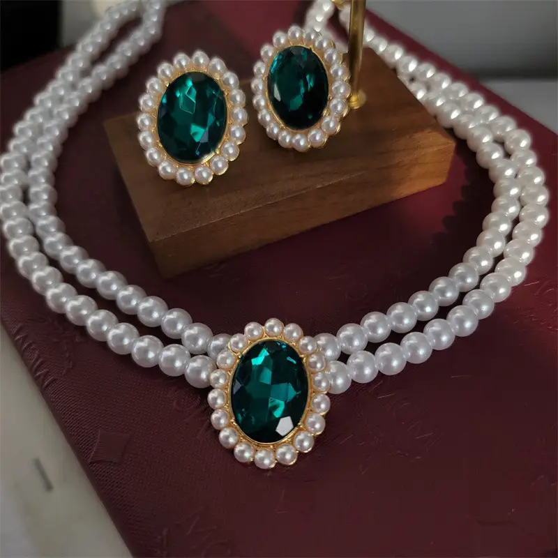 European American Retro Pearl Emerald Necklace Set - Image 2