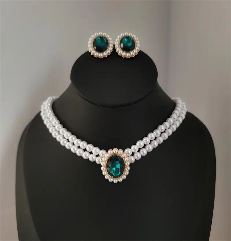 European American Retro Pearl Emerald Necklace Set β feature 2