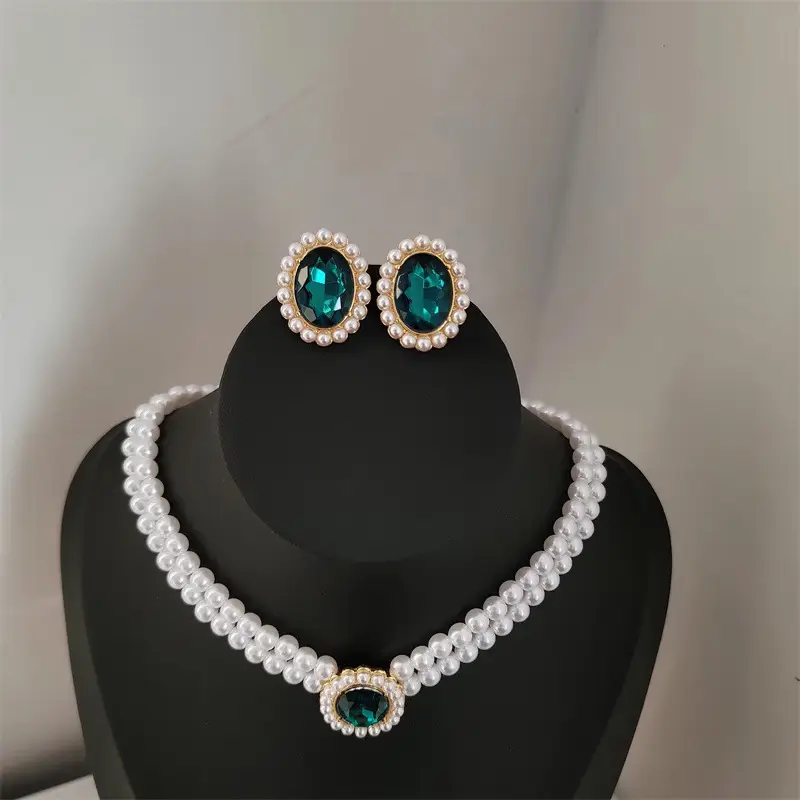 European American Retro Pearl Emerald Necklace Set β feature 3