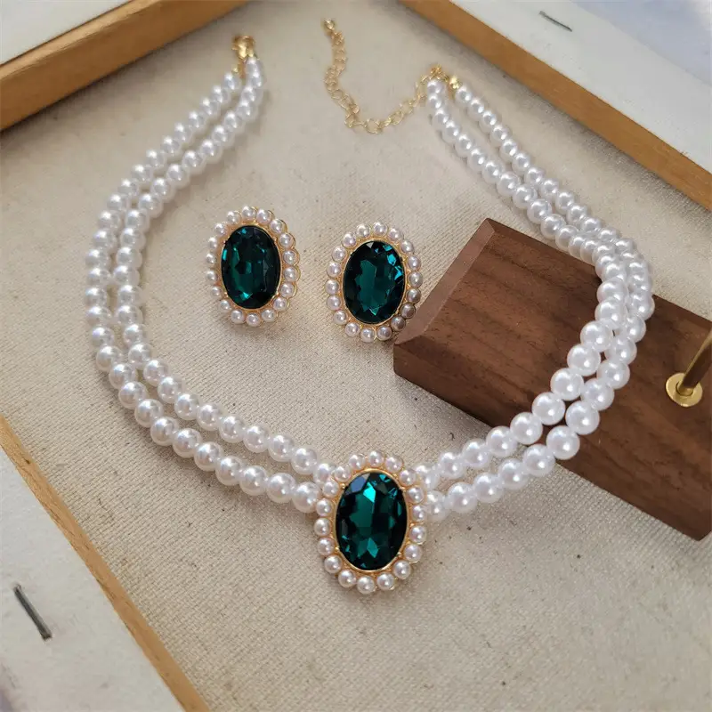 European American Retro Pearl Emerald Necklace Set β feature 4
