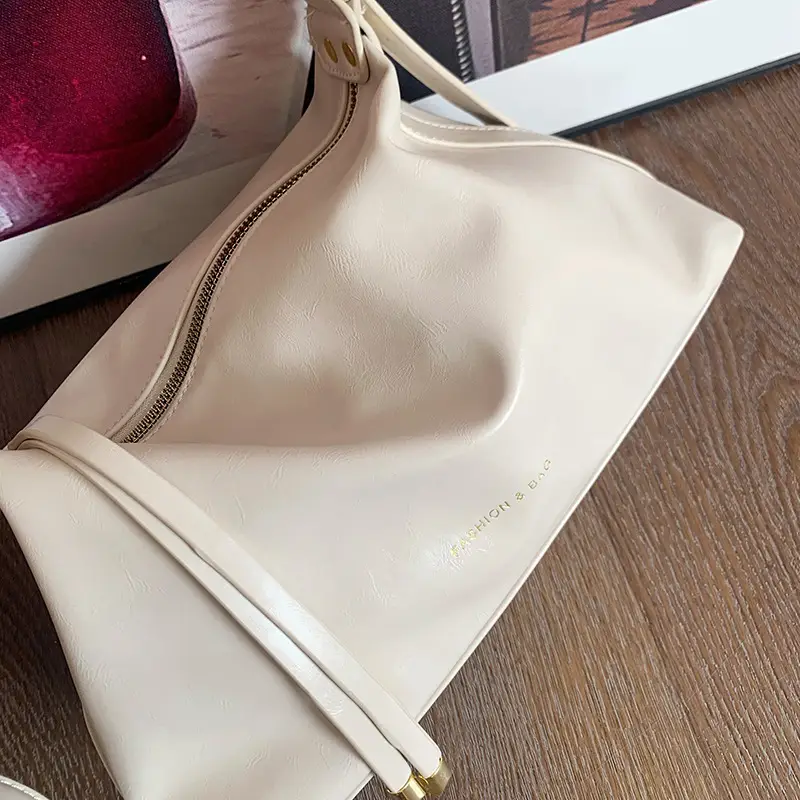 Modern Textured Tote Bag for Women 2026 Commute