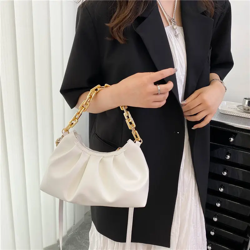 Black Korean Style Chain Shoulder Bag with Gold Chain - Image 9