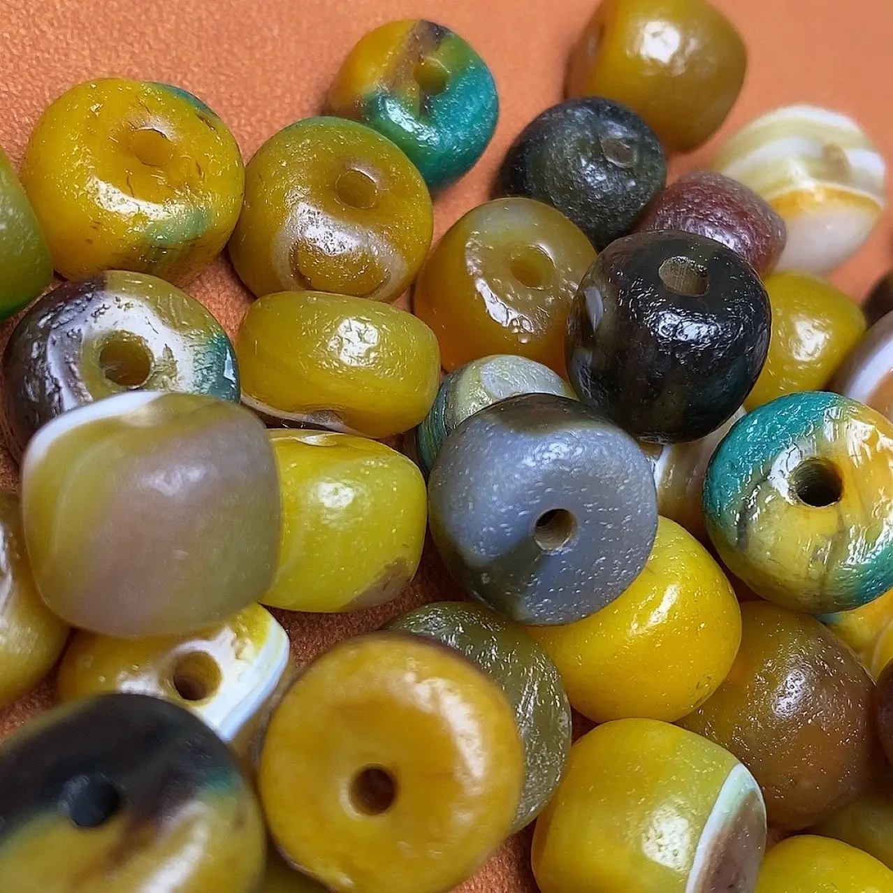 Natural Yellow & Green Agate Buddhas Multi-Treasure Candy Beads — feature 2