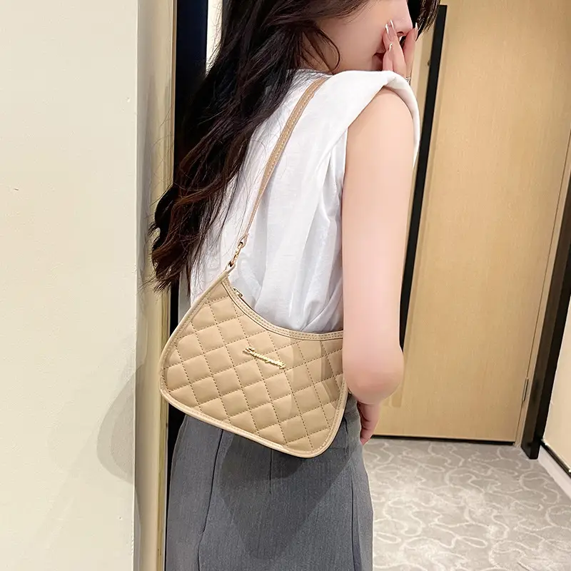 Pink Quilted Women's Shoulder Bag 2023 - Image 9