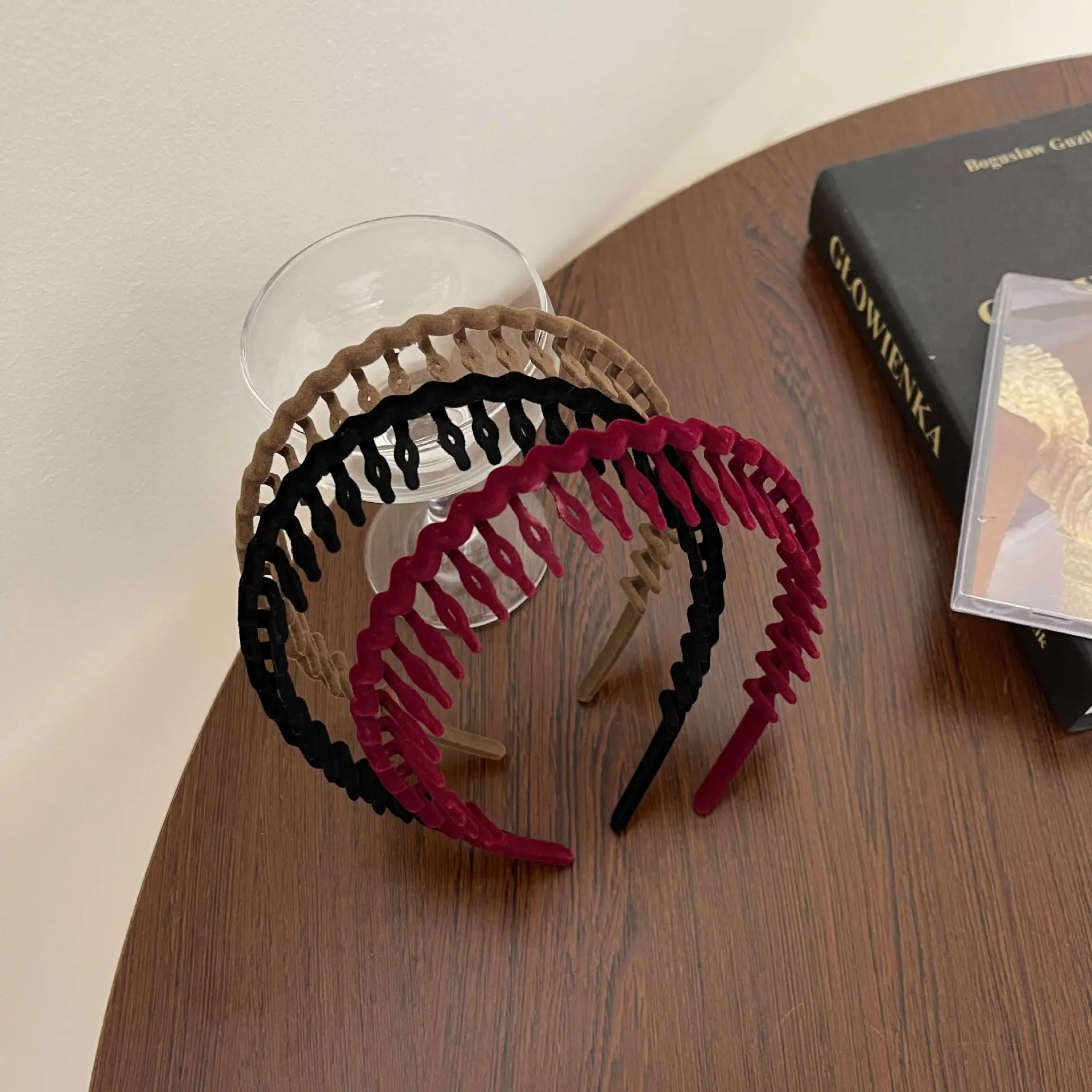 New Wave Tooth High Cranial Top Hair Band for Face Washing Non-Slip Headband — feature 3