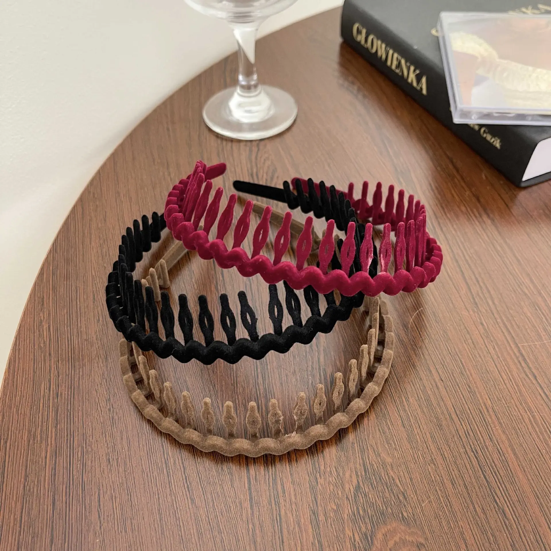 New Wave Tooth High Cranial Top Hair Band for Face Washing Non-Slip Headband — feature 5