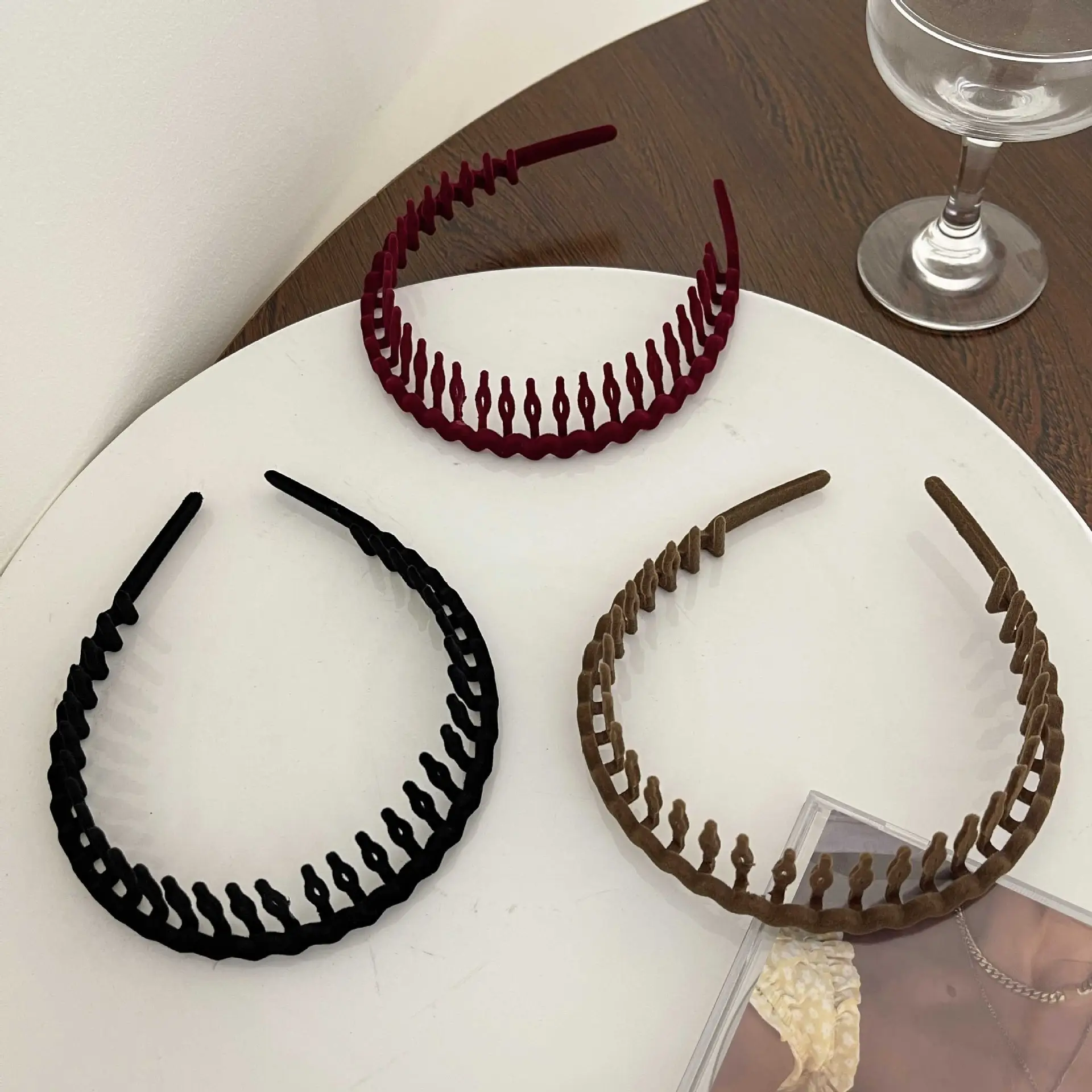 New Wave Tooth High Cranial Top Hair Band for Face Washing Non-Slip Headband — feature 9