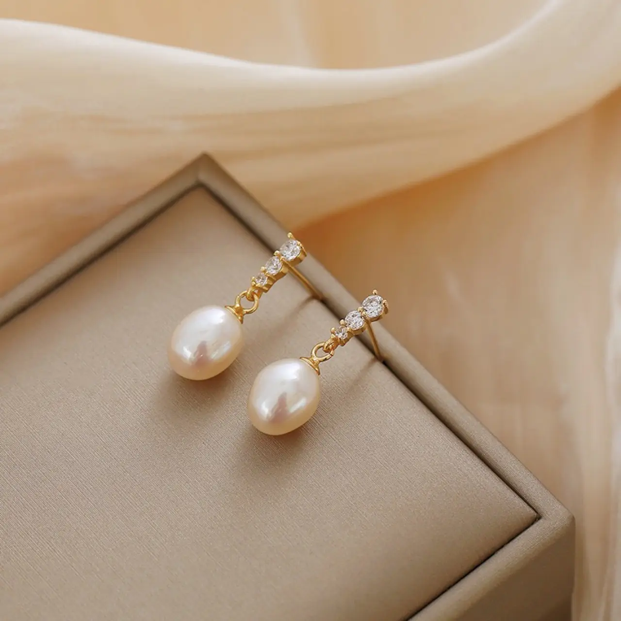 Korean Tremella Pearl Earrings for Women - Image 3