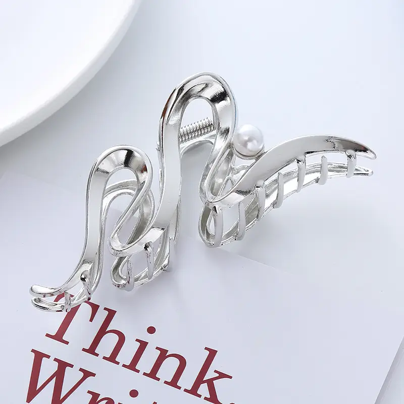 Niche Cold Shark Clip Hairpin for Women — feature 10