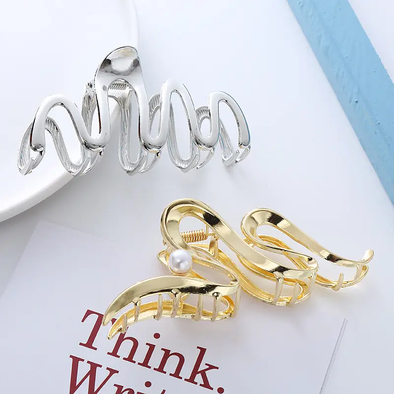 Niche Cold Shark Clip Hairpin for Women — feature 4