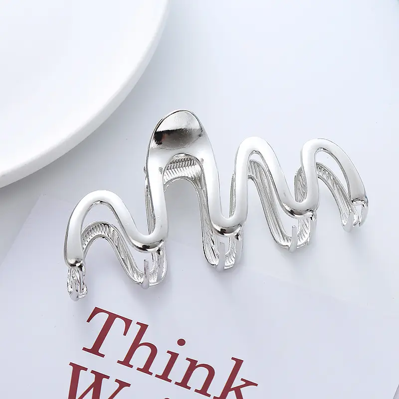 Niche Cold Shark Clip Hairpin for Women — feature 6