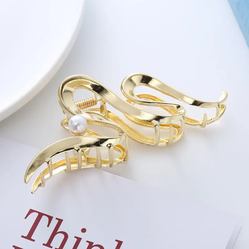 Niche Cold Shark Clip Hairpin for Women — feature 9