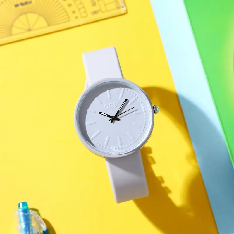 Green Student Watch for Women Waterproof Quartz — feature 3