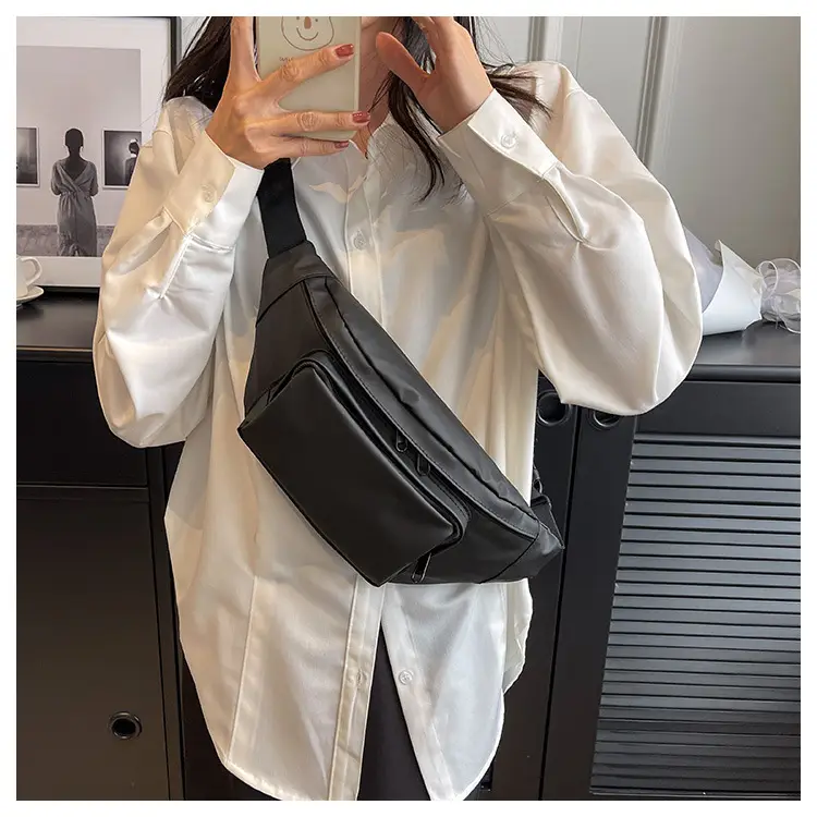 Women's Silver Crossbody Bag Large Capacity Waterproof Sports Bag — feature 8