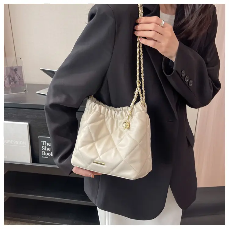 Black Chain Shoulder Bag for Women 2023 — feature 18