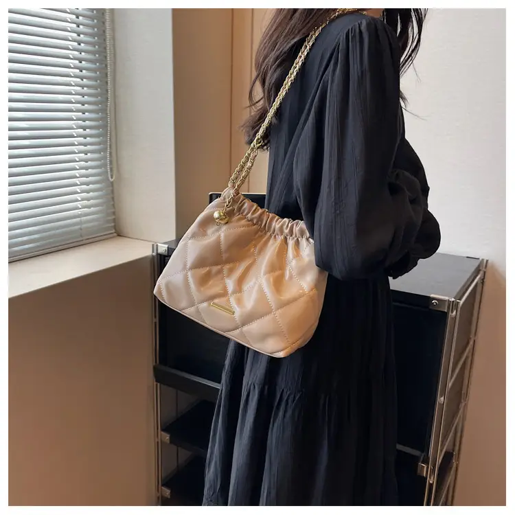 Black Chain Shoulder Bag for Women 2023 — feature 24