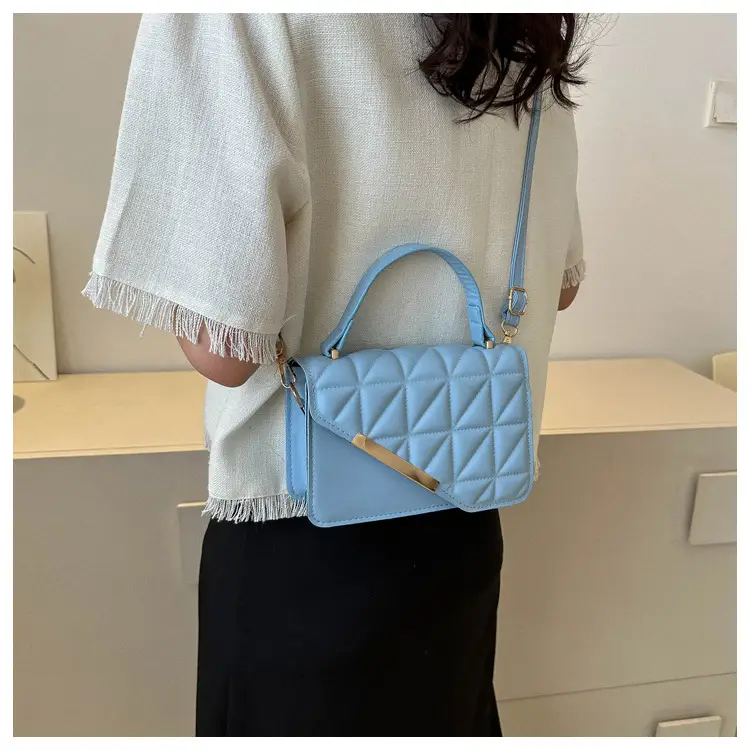 Beige Quilted Shoulder Messenger Bag 2023 — feature 11