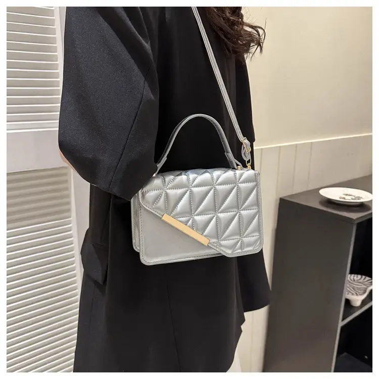 Beige Quilted Shoulder Messenger Bag 2023 — feature 12