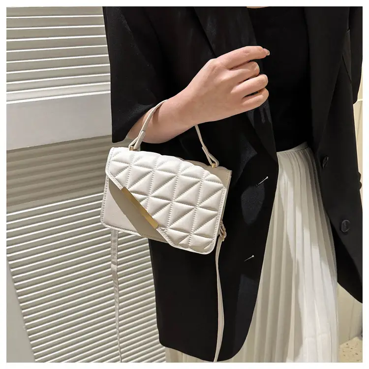 Beige Quilted Shoulder Messenger Bag 2023 — feature 2