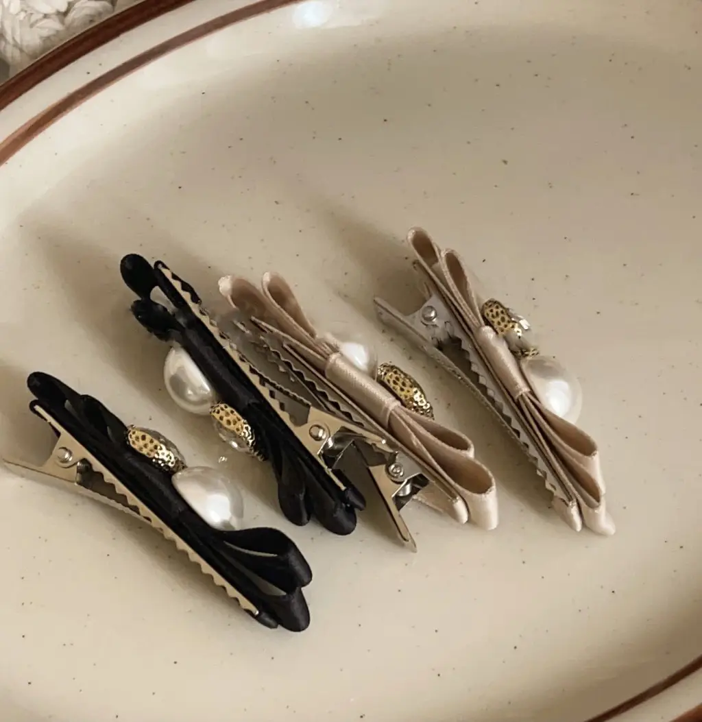 Elegant Double-Layer Hairpin with Rhinestone & Pearl — feature 3