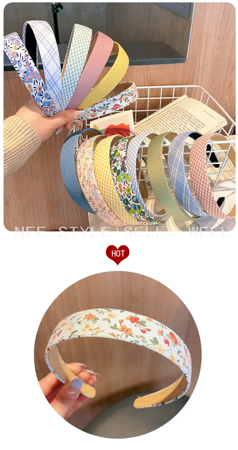Wide Bristle Hair Hoop with Floral Print — feature 1