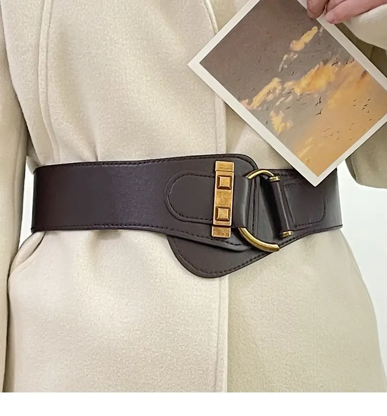 Elasticated Waist Belt for Women with Gold Buckle — feature 4
