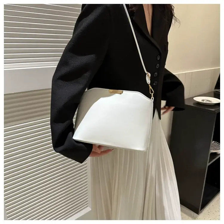 White Retro Small Bag for Women 2026 — feature 11