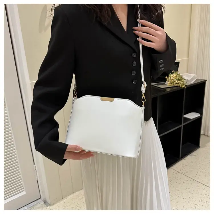 White Retro Small Bag for Women 2026 — feature 12