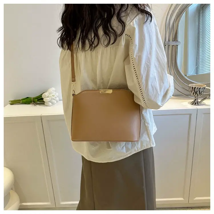 White Retro Small Bag for Women 2026 — feature 16