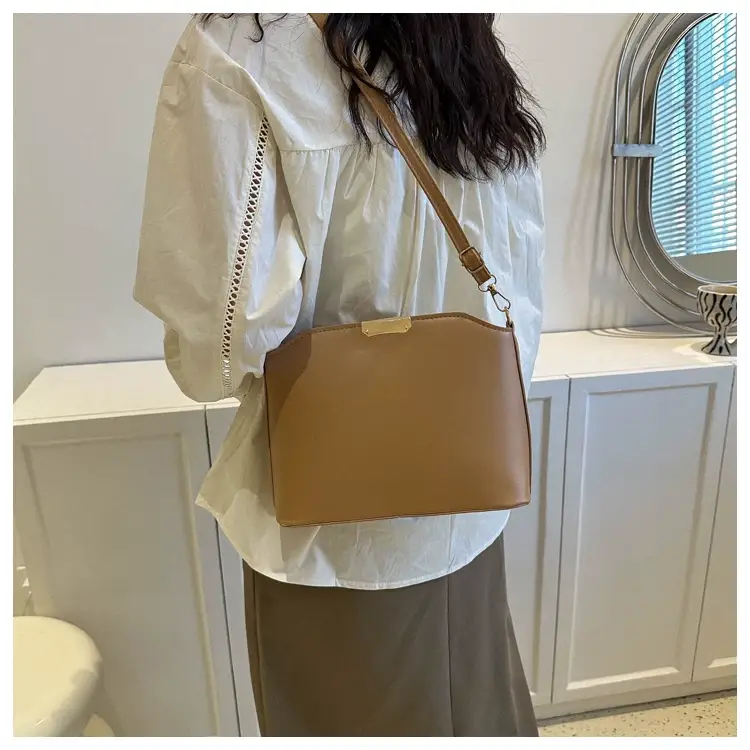 White Retro Small Bag for Women 2026 — feature 17
