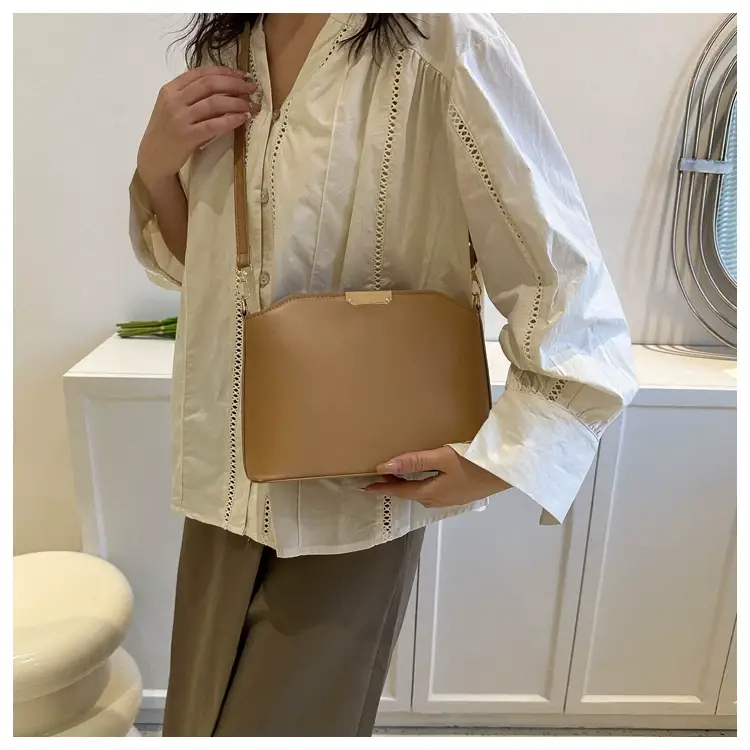 White Retro Small Bag for Women 2026 — feature 19