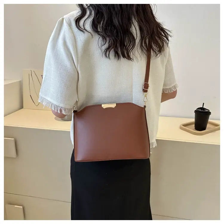 White Retro Small Bag for Women 2026 — feature 21