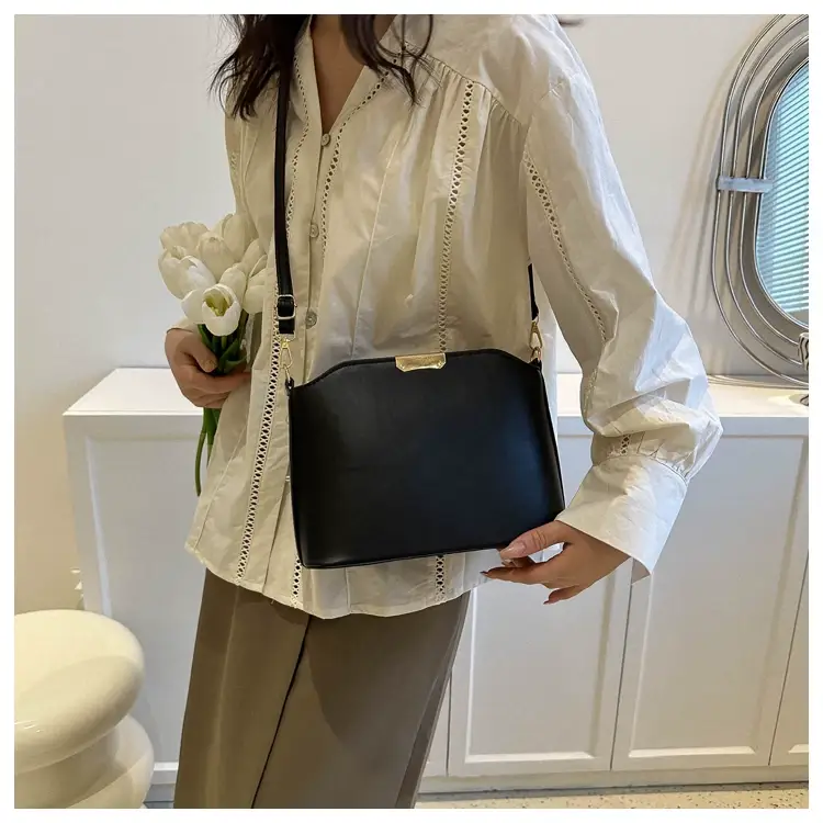 White Retro Small Bag for Women 2026 — feature 4