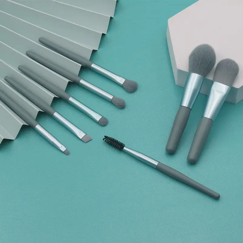 8 Piece Mini Makeup Brush Set for Beginners - Image 7