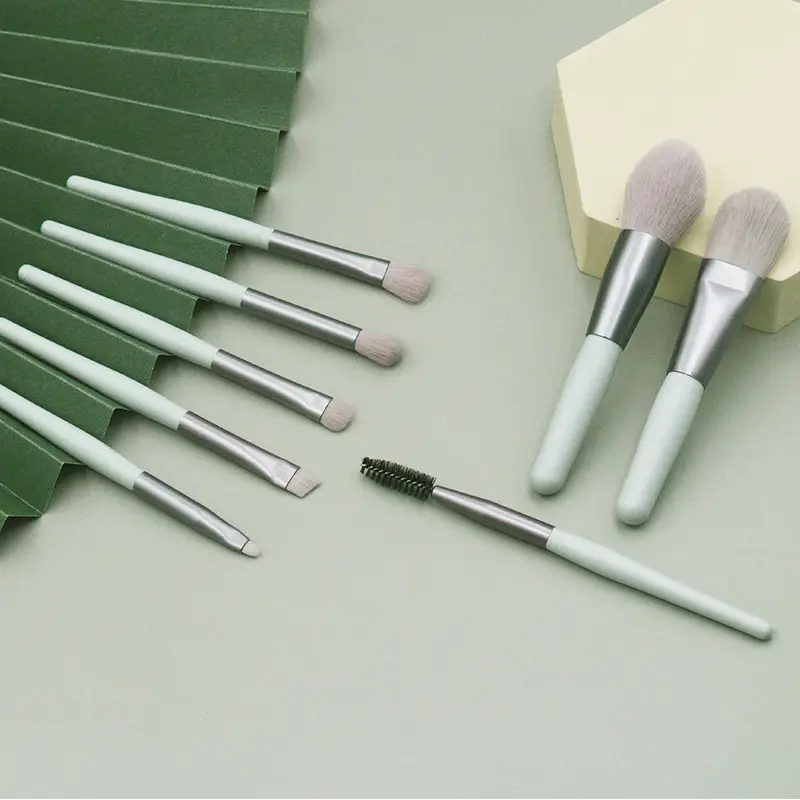 8 Piece Mini Makeup Brush Set for Beginners - Image 8