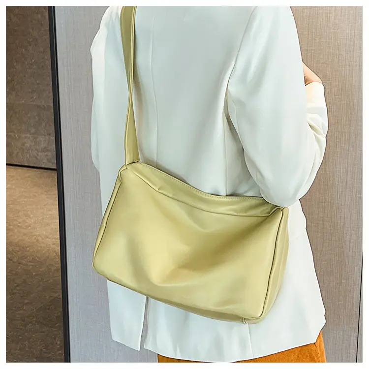 Black Leather Shoulder Bag for Women 2023 Spring Summer — feature 11