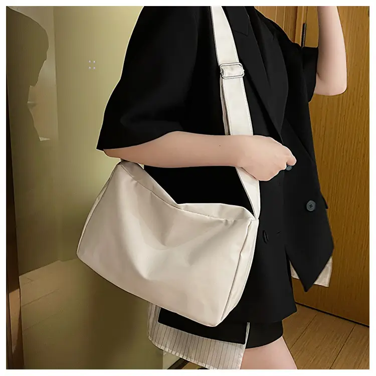 Black Leather Shoulder Bag for Women 2023 Spring Summer — feature 17