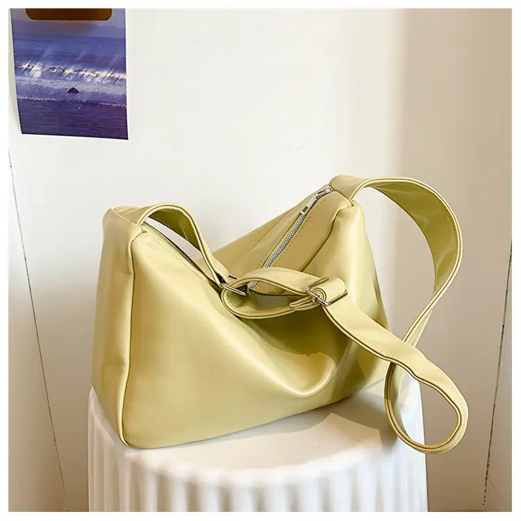 Black Leather Shoulder Bag for Women 2023 Spring Summer — feature 21