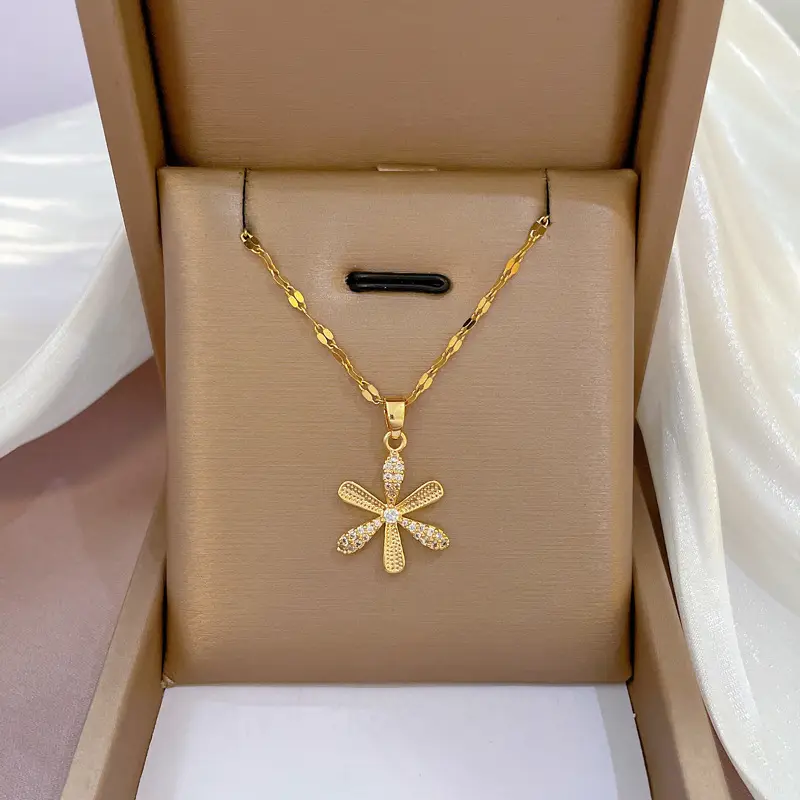 Heart Shaped Gold Necklace for Women Wedding Clavicle Chain - Image 2