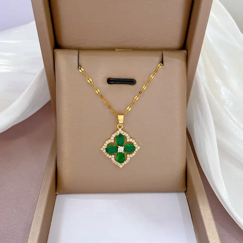 Heart Shaped Gold Necklace for Women Wedding Clavicle Chain - Image 4